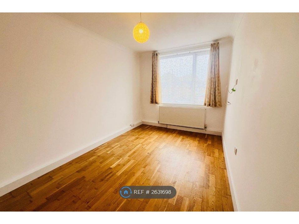 Property photo 3 of 8 Bedroom 1