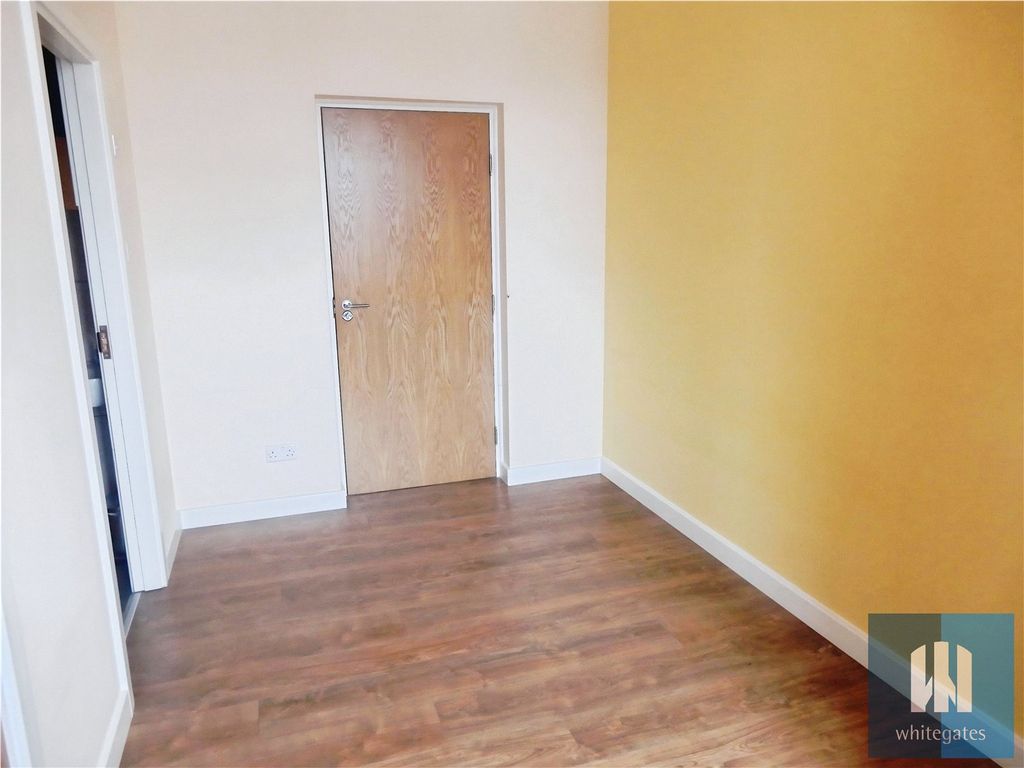 Property photo 3 of 5 Picture No. 18