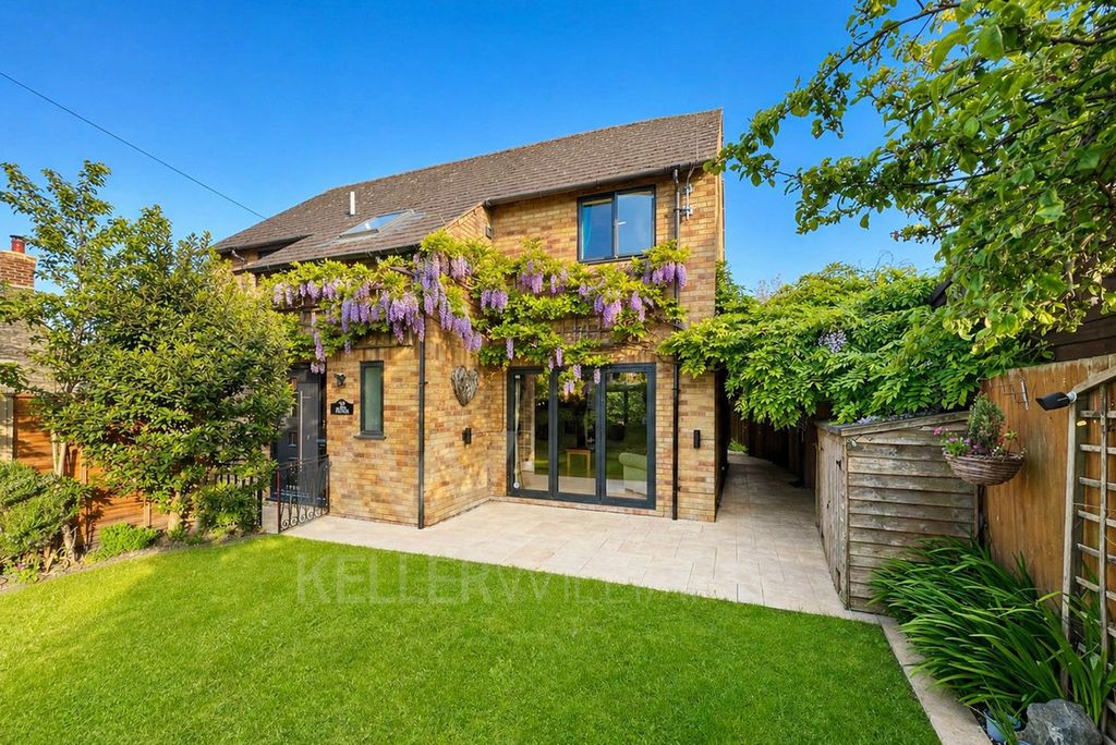 Property photo 2 of 23
