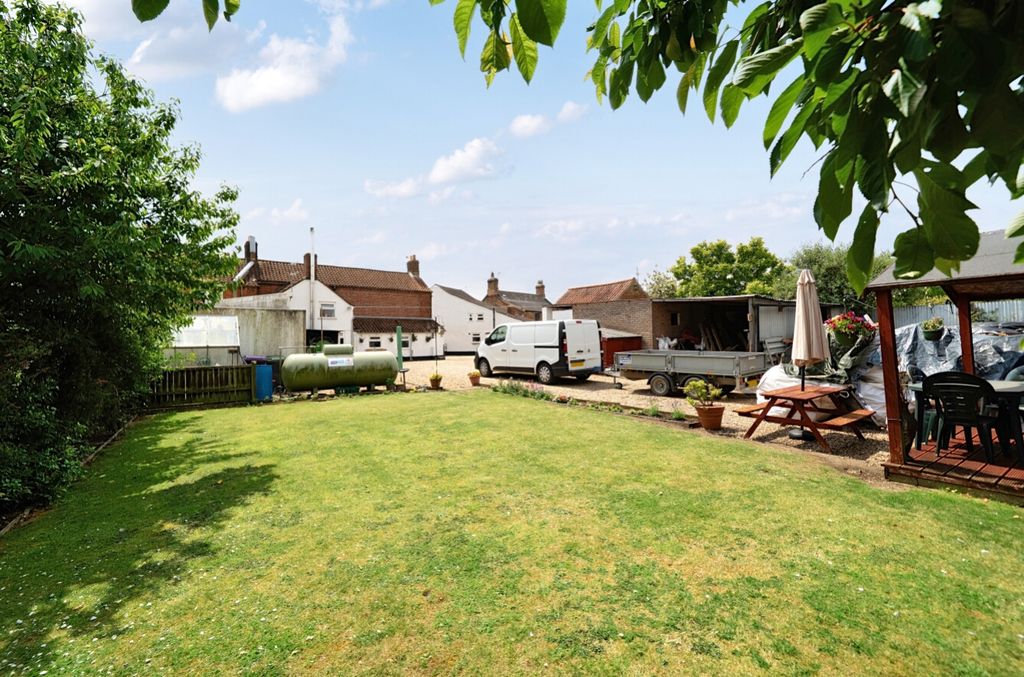 Property photo 3 of 30 1479104-23-6A318190c9F67