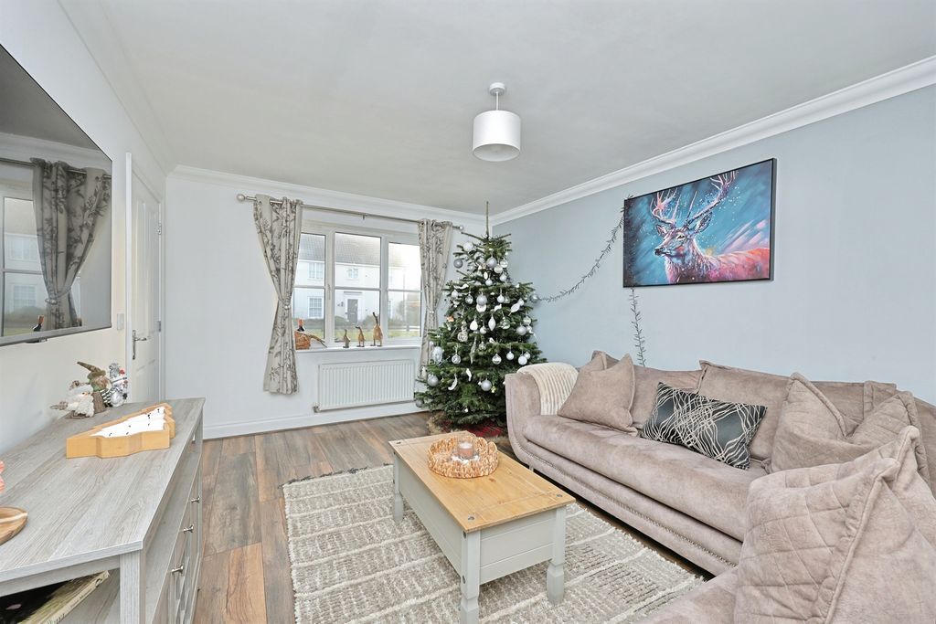 Property photo 3 of 23