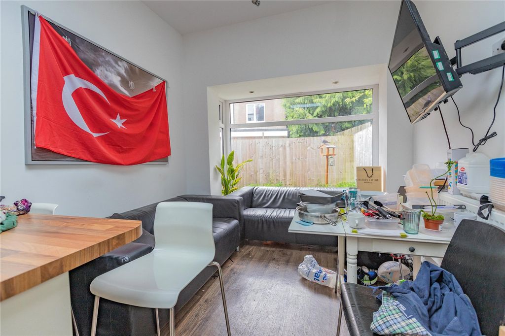 Property photo 3 of 17 Picture No. 01