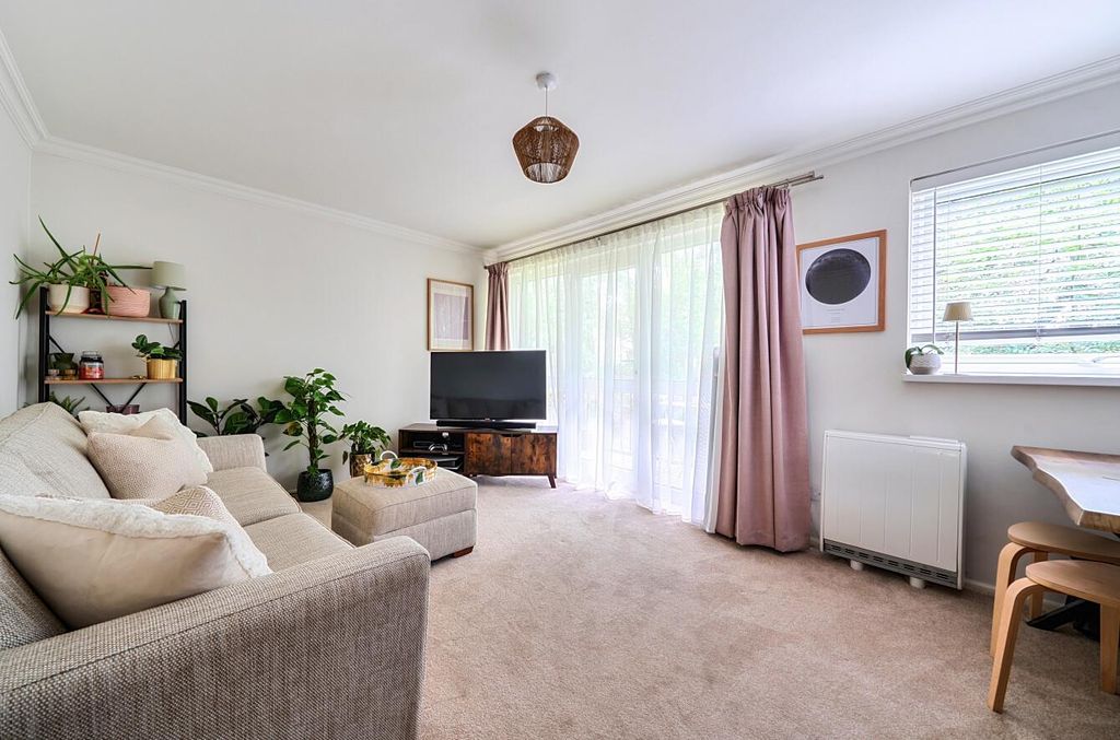 Property photo 1 of 17 Hiltingbury Court Flat 3 (5).Jpg