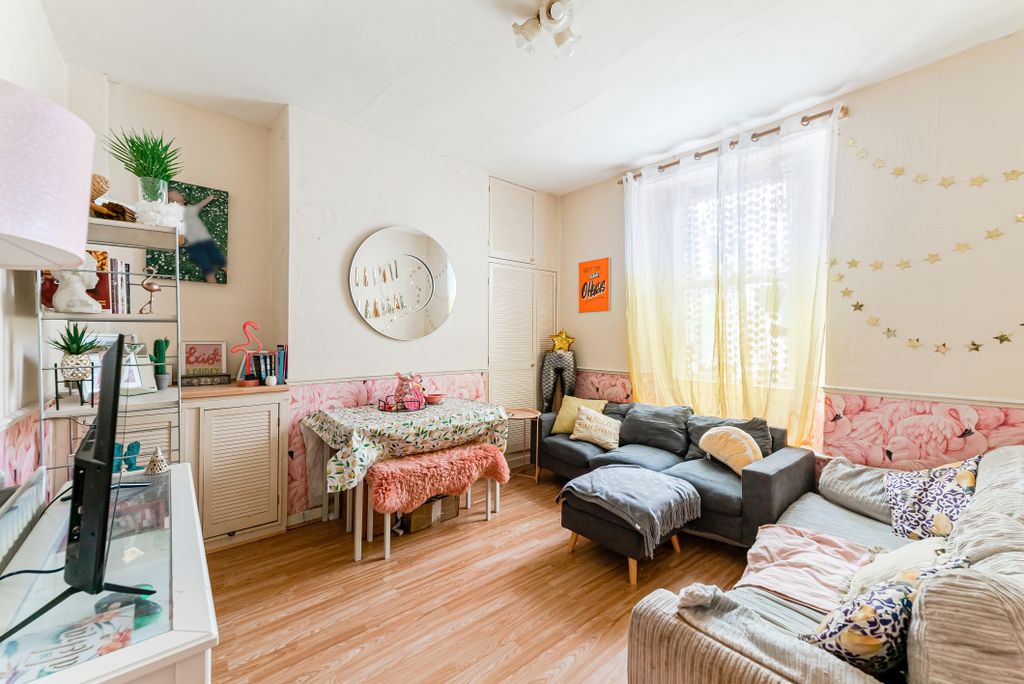 Property photo 3 of 15 Gallery