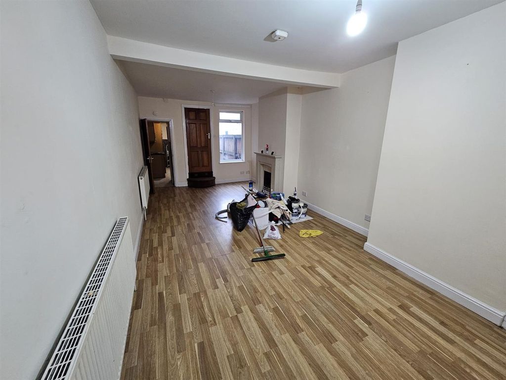 Property photo 2 of 13 Img-20251106-Wa0004.Jpg