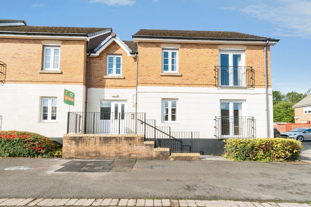 Property photo 2 of 16