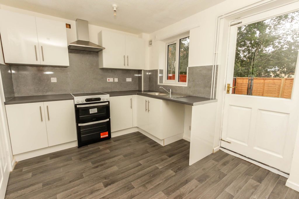 Property photo 2 of 7 Kitchen Area