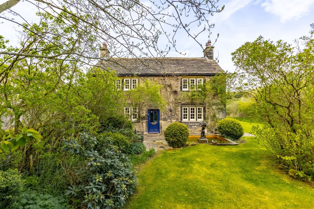 Property photo 1 of 41 Gardens