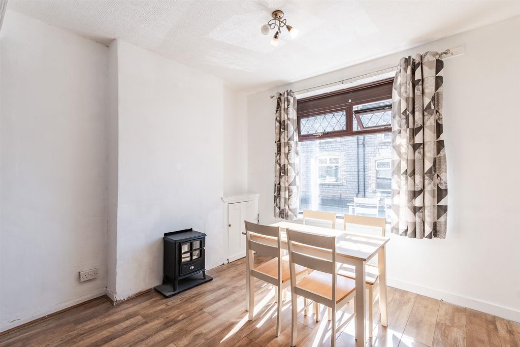 Property photo 3 of 17 Living/Dining Room