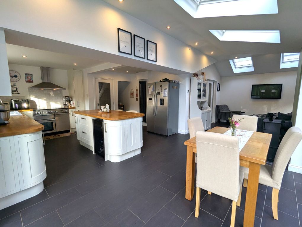 Property photo 2 of 27 Photograph 2