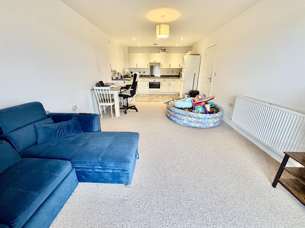 Property photo 2 of 13 Lounge/Diner/Kitchen