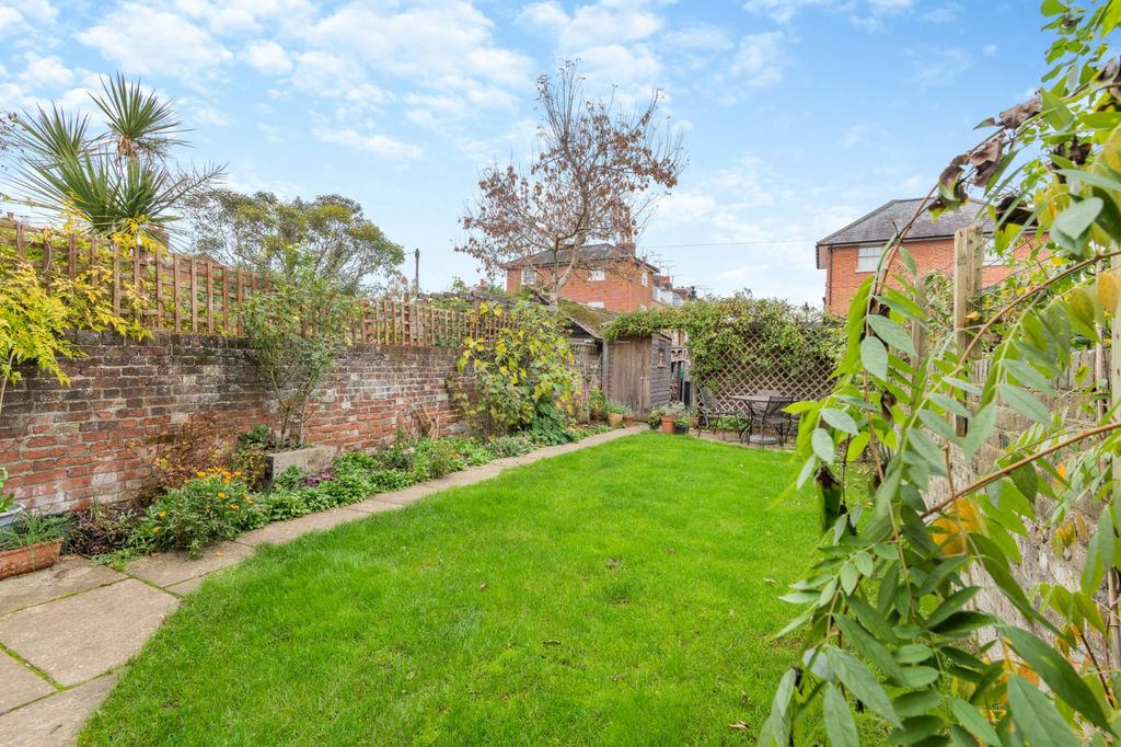 Property photo 2 of 17 Garden