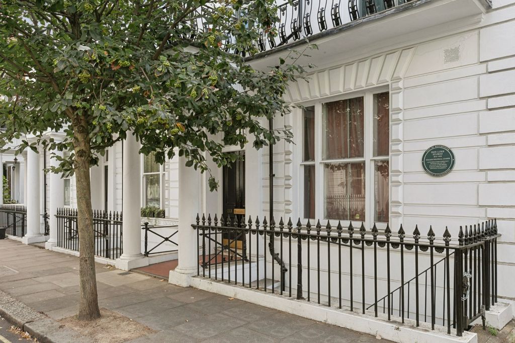 Property photo 1 of 12 External