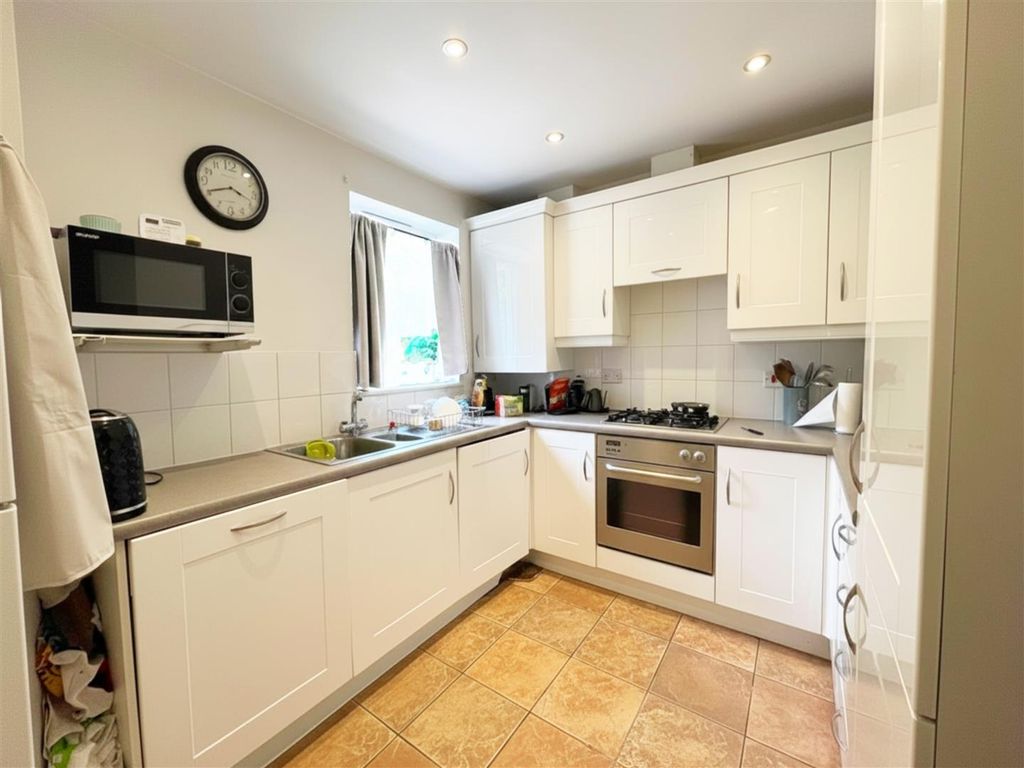 Property photo 3 of 8 Kitchen.Png