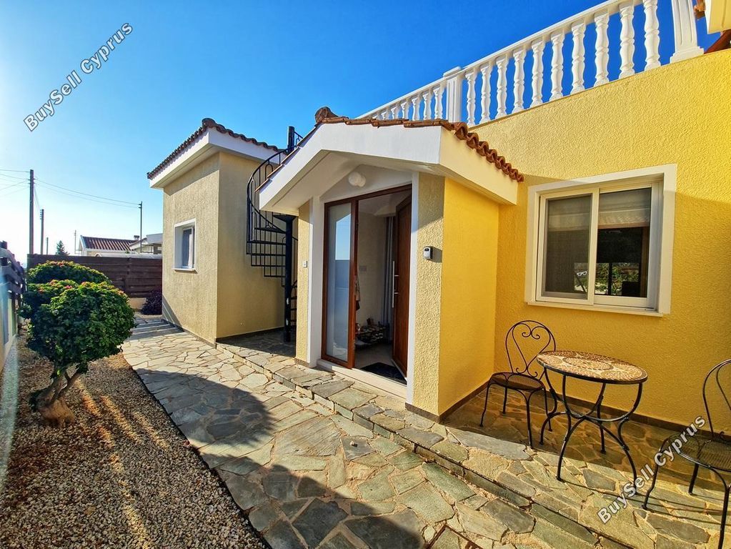 Property photo 3 of 41