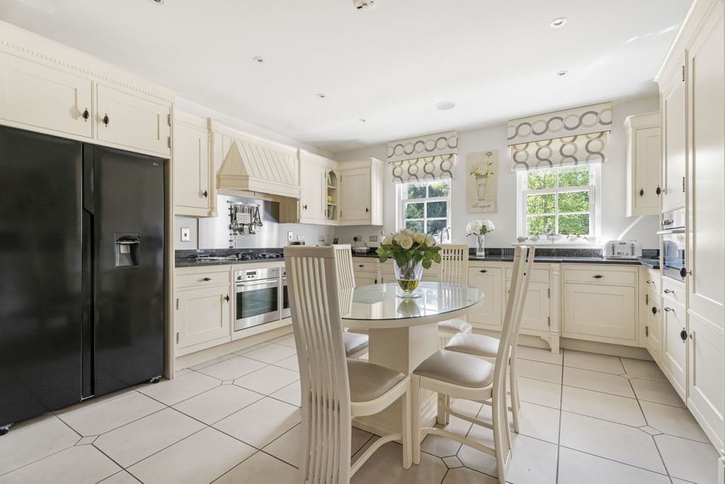 Property photo 1 of 16 1