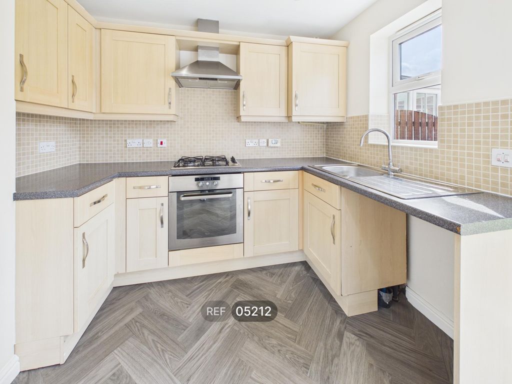 Property photo 2 of 17 Kitchen