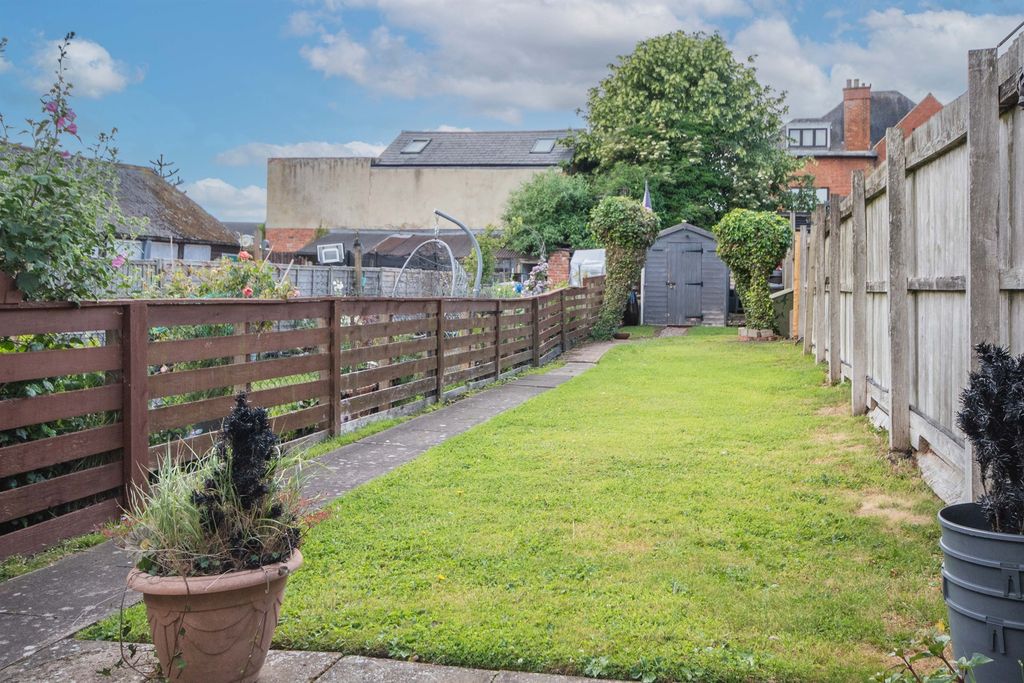 Property photo 2 of 7