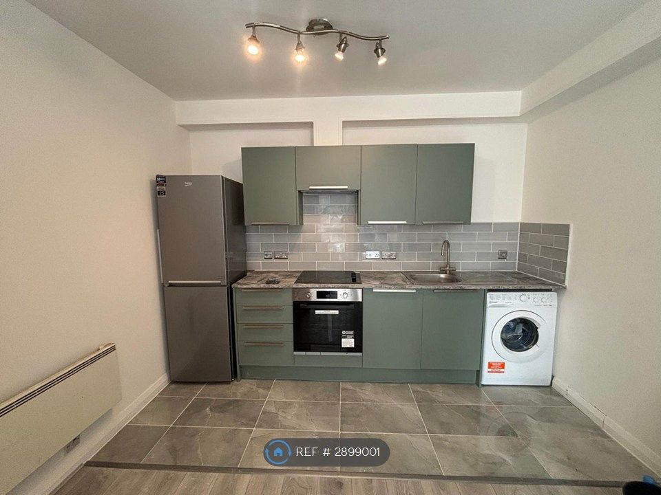 Property photo 3 of 10 Kitchen