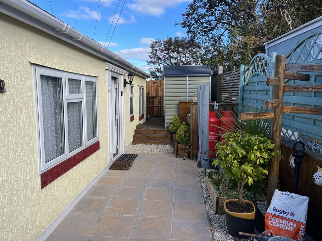 Property photo 2 of 12 Picture No. 22