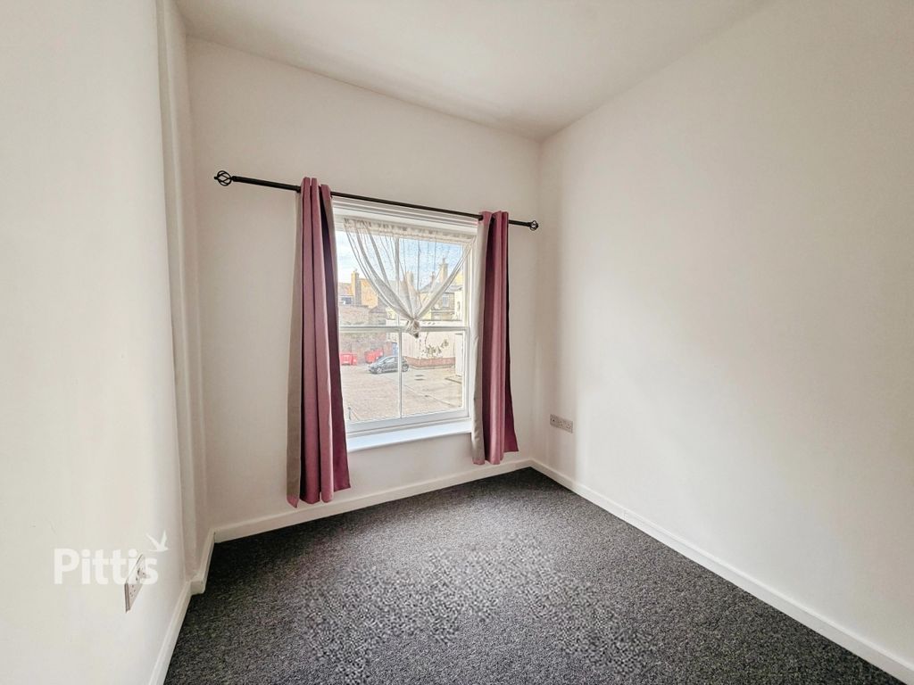 Additional image 6 of 2 bed flat to rentPyle Street, Newport PO30