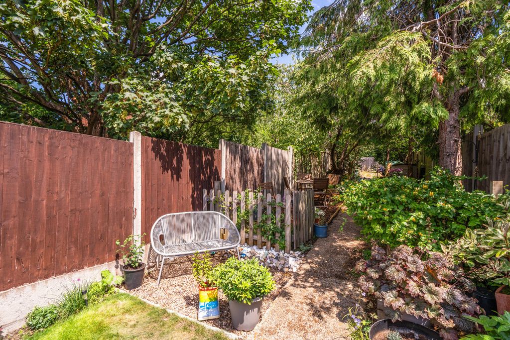 Property photo 1 of 16 Garden
