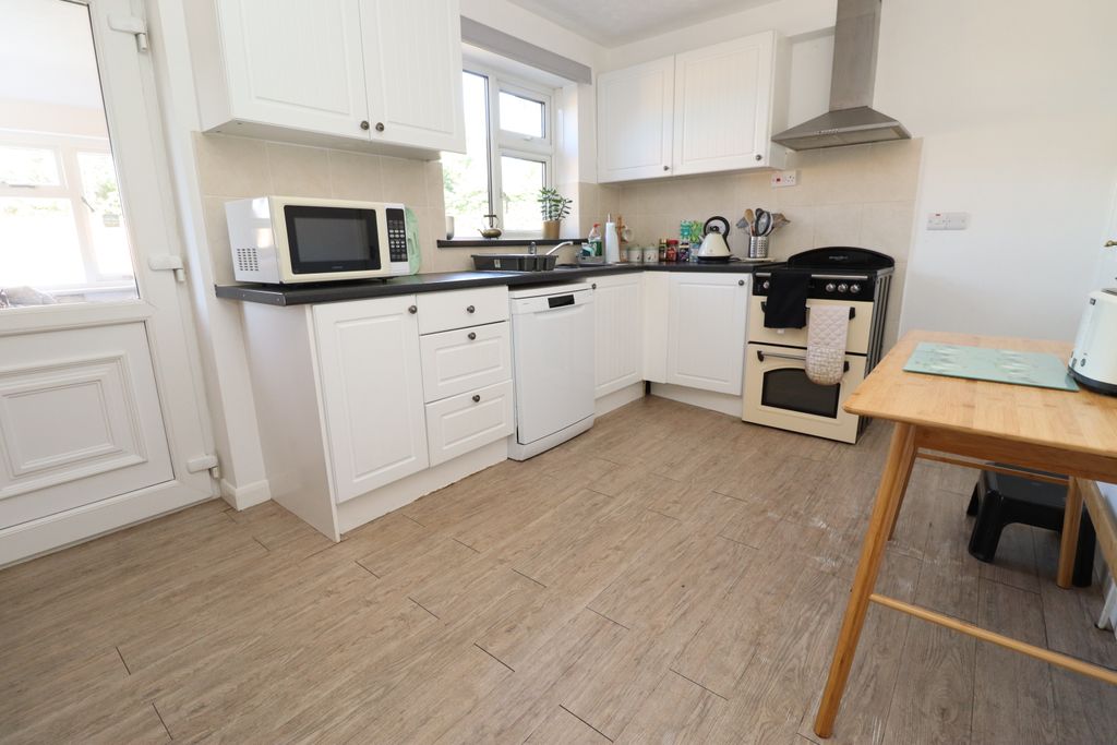 Property photo 2 of 14 Img_0690