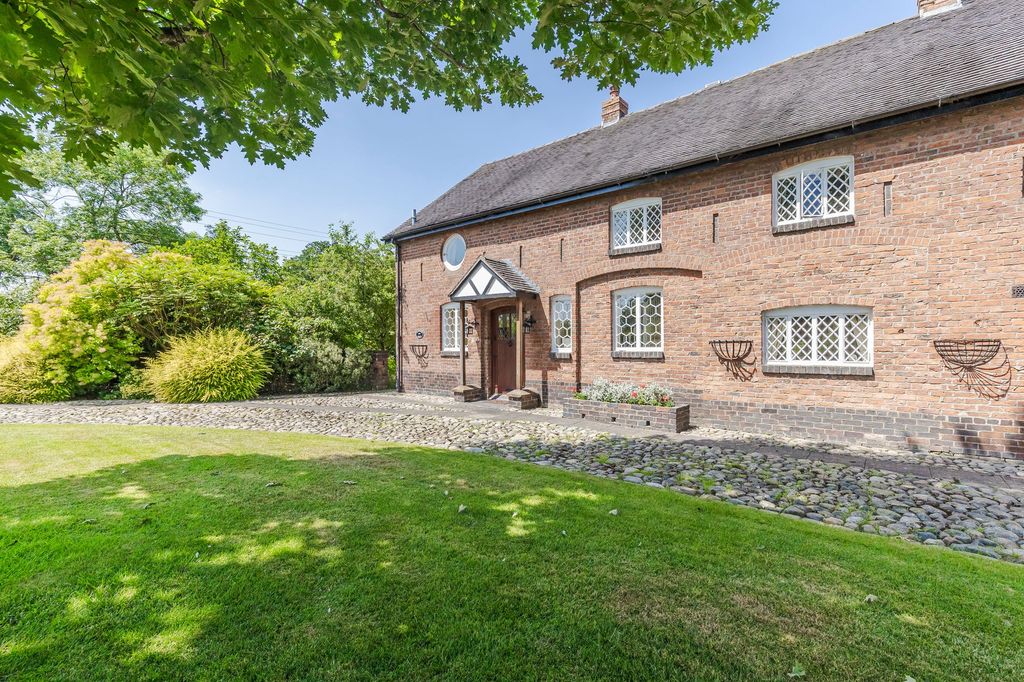 Property photo 1 of 26