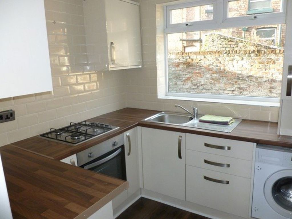 Property photo 2 of 25