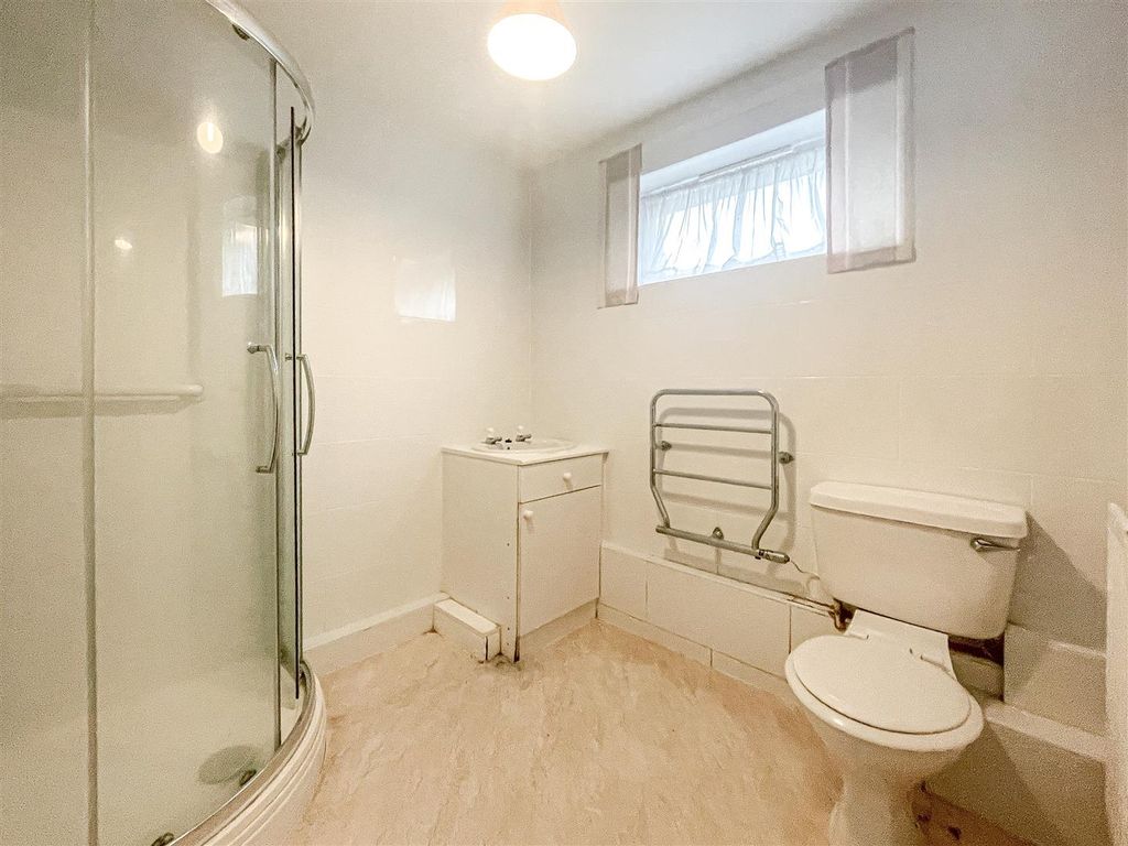 Property photo 3 of 15 Shower Room