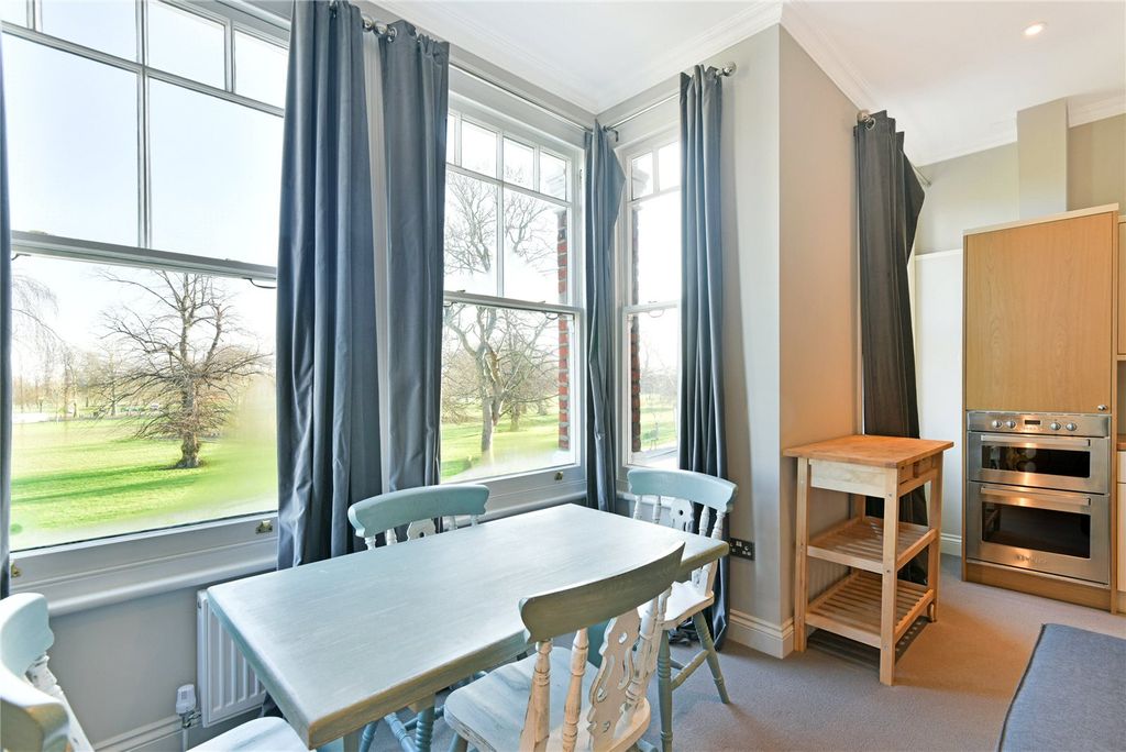 Property photo 3 of 8 Dining Area