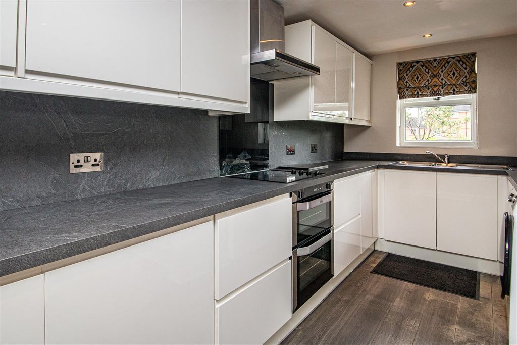 Property photo 3 of 14 35 Rhodes_1.Jpg