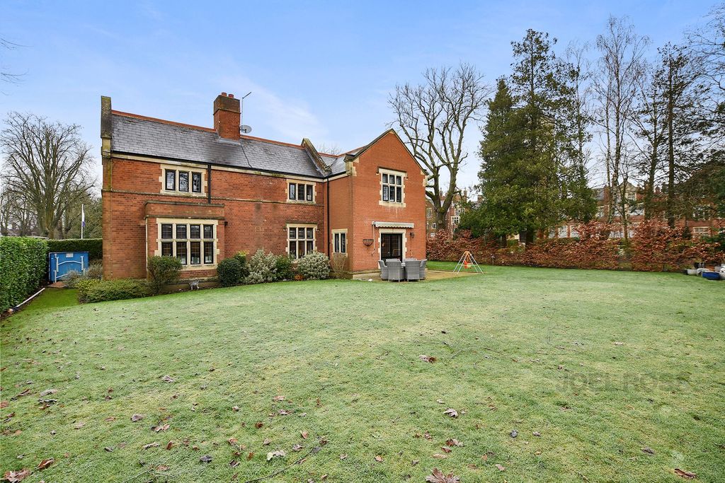Property photo 2 of 13