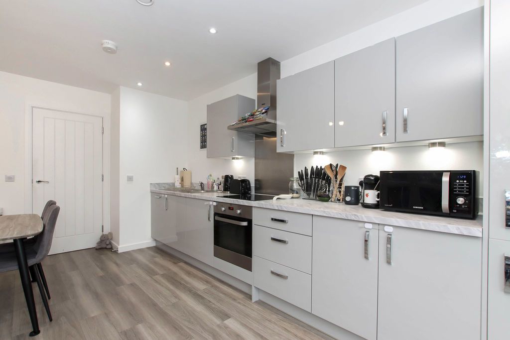 Property photo 2 of 13 Photo 11