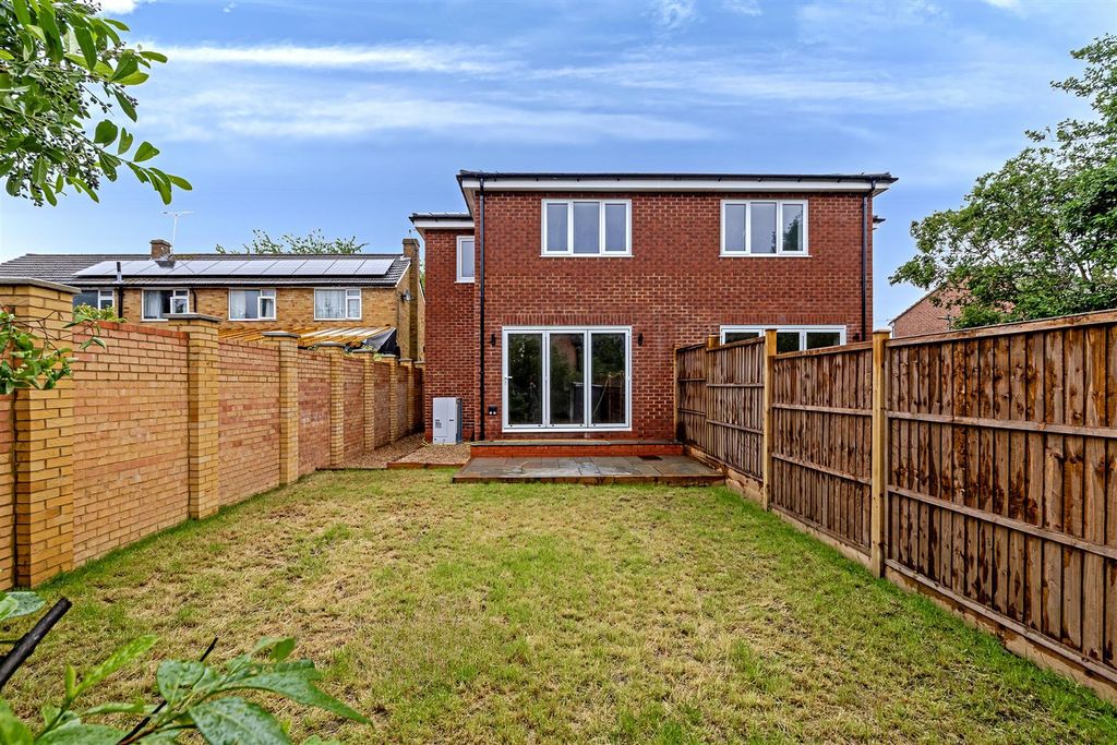 Property photo 2 of 24 74Hardwickeplace-30.Jpg