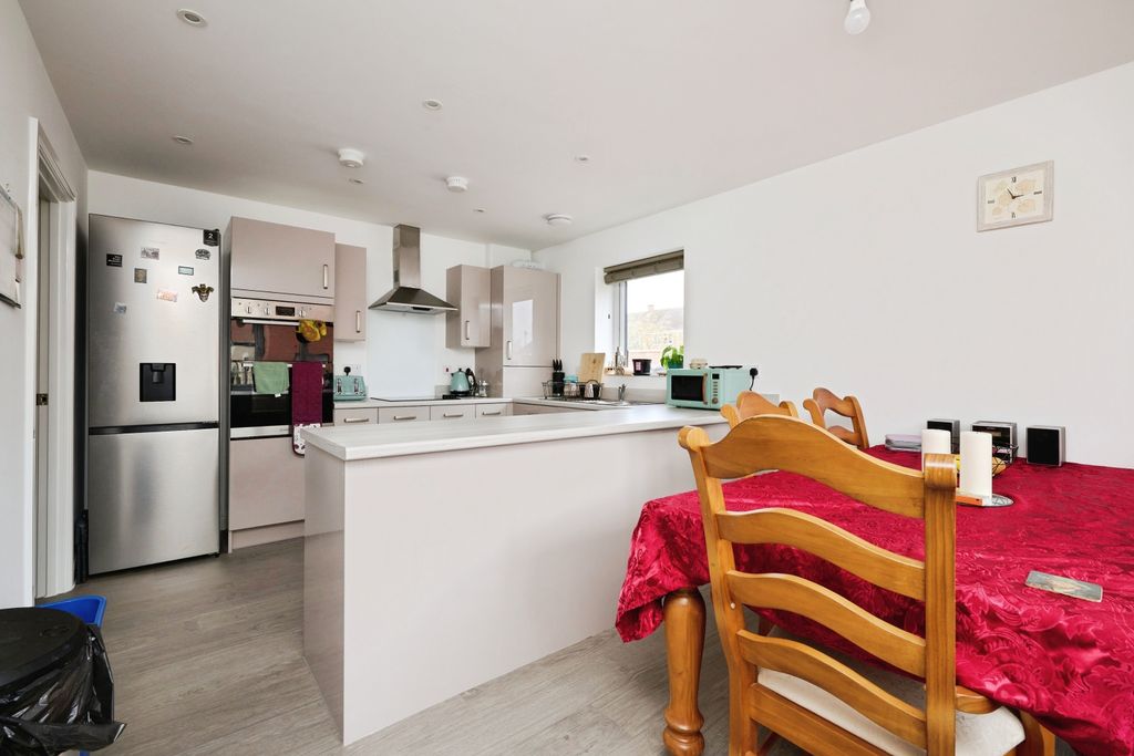 Property photo 3 of 15 Kitchen/Dining Room