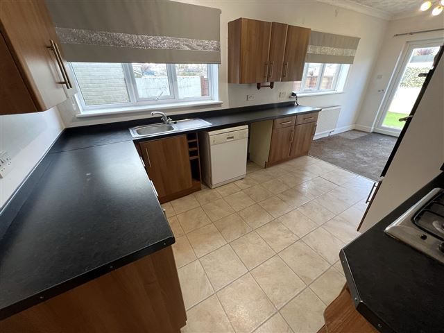 Property photo 3 of 21 Kitchen