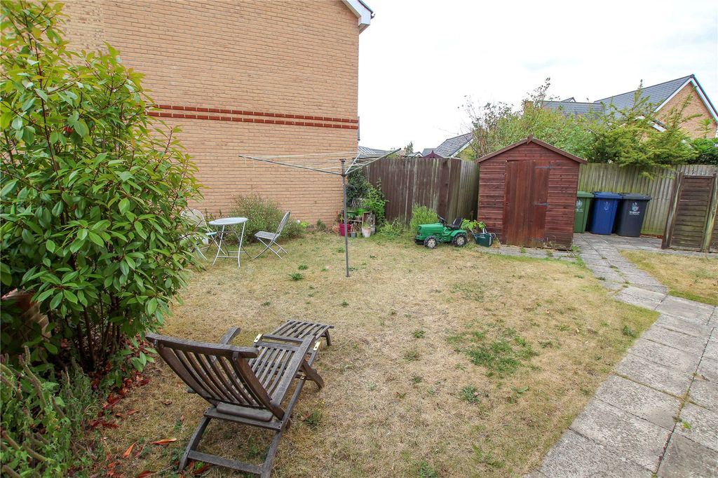 Property photo 2 of 14 Shared Garden.