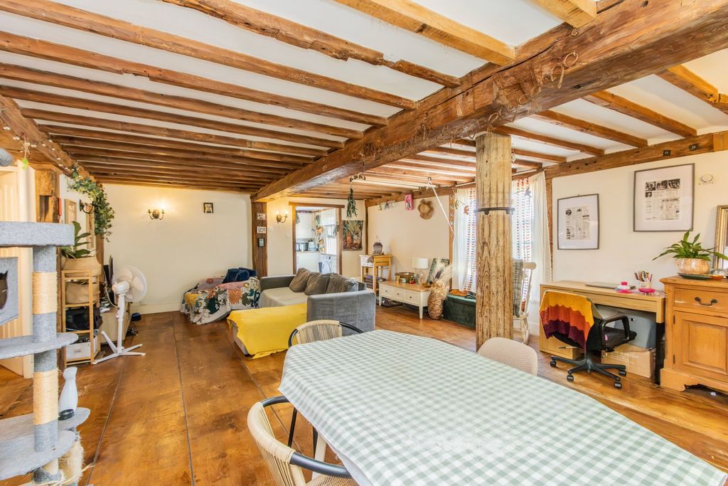 Property photo 2 of 24