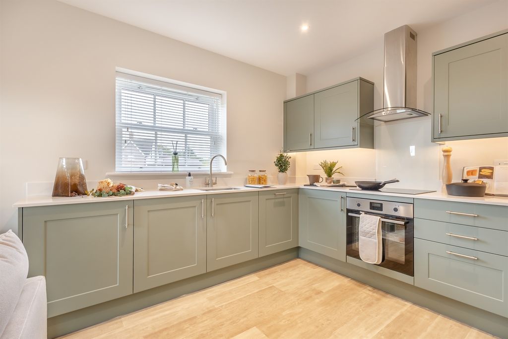 Property photo 2 of 27