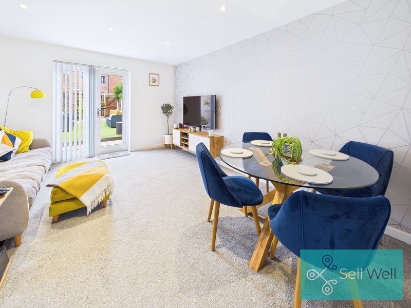 Property photo 2 of 18 Lounge/Dining Area