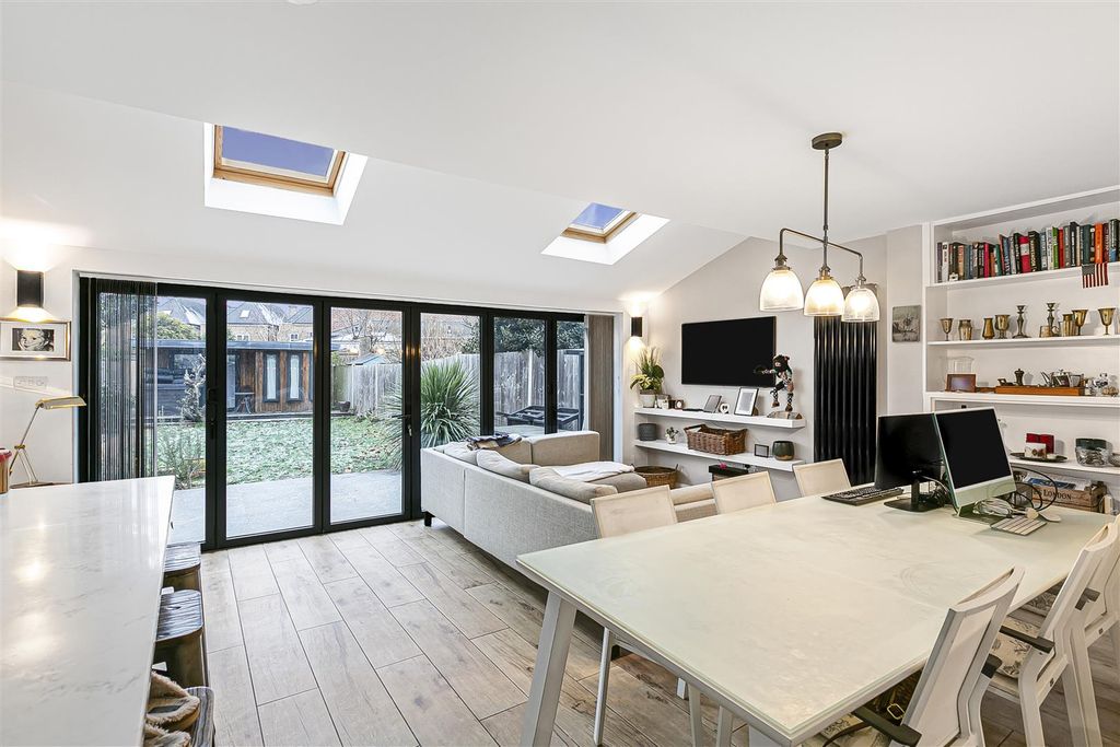 Property photo 3 of 30