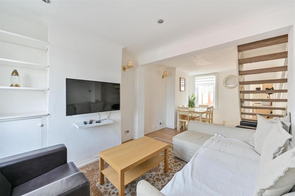 Property photo 2 of 11
