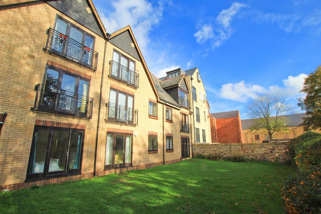 Property photo 1 of 8 CM.Jpg