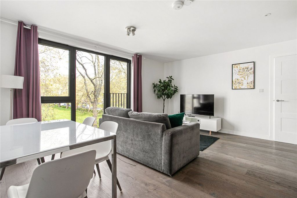 Property photo 3 of 12 Picture No. 11