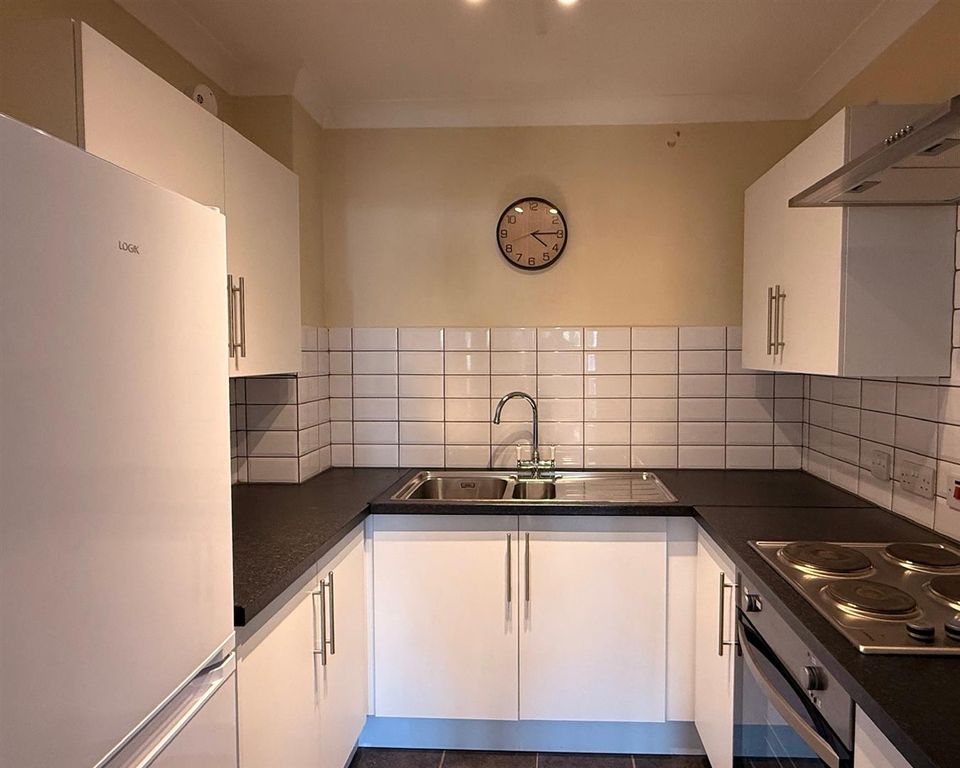 Property photo 3 of 7 Kitchen.Jpg