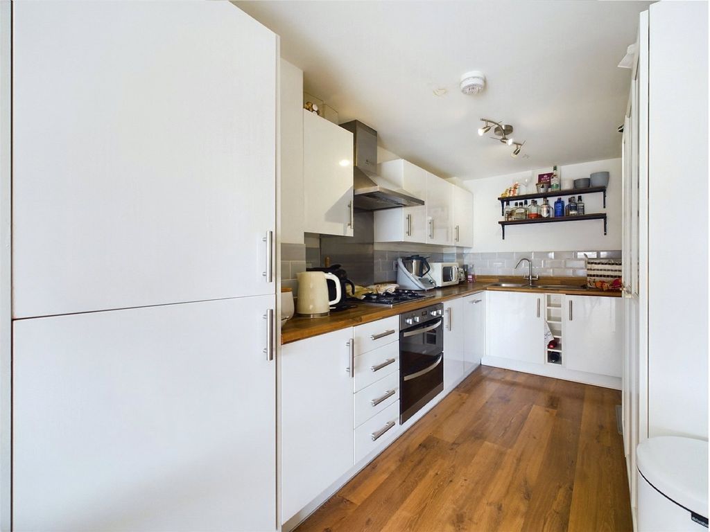 Property photo 2 of 11 Picture No. 16