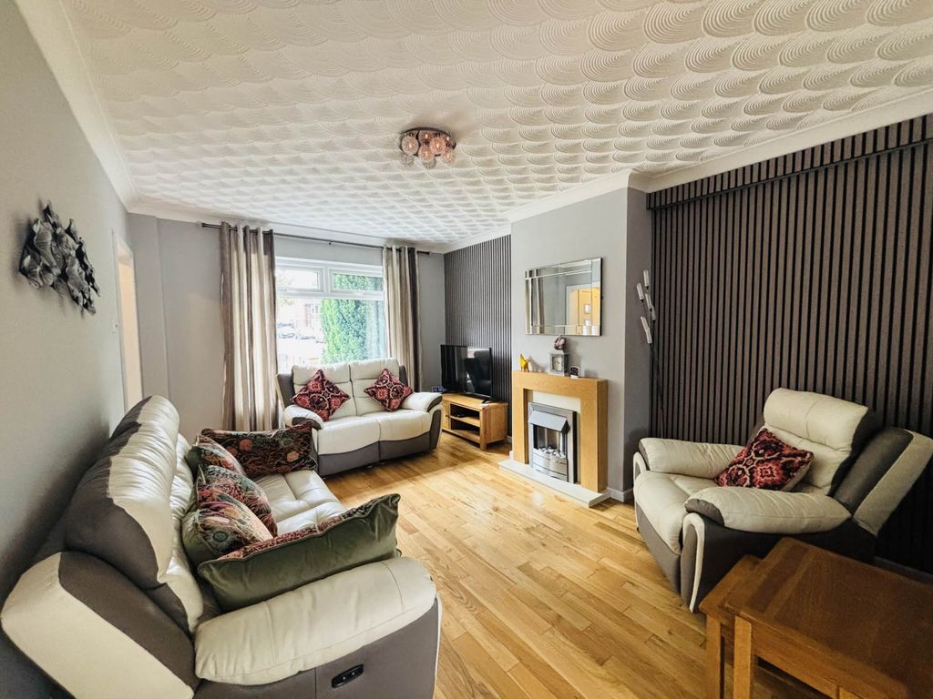 Property photo 2 of 36