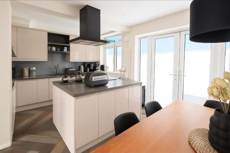 Property photo 3 of 17 Gallery