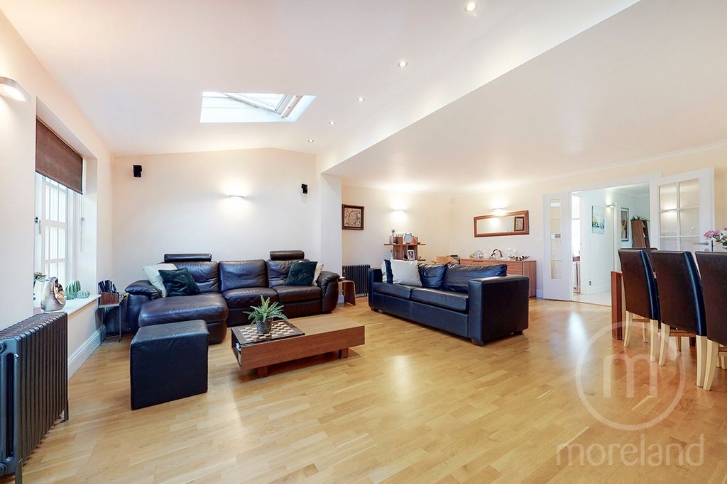 Property photo 3 of 14 4580334